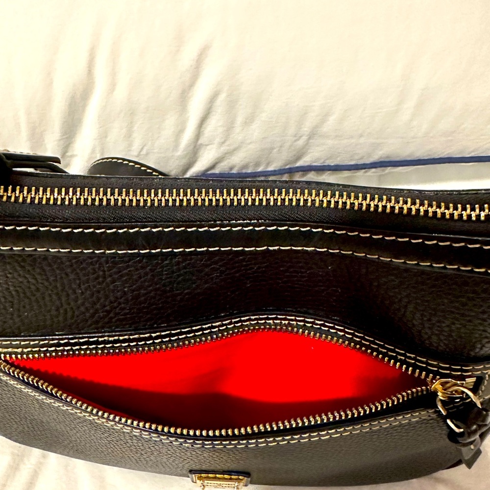Dooney and Bourke ladies purse - Picture 4 of 7